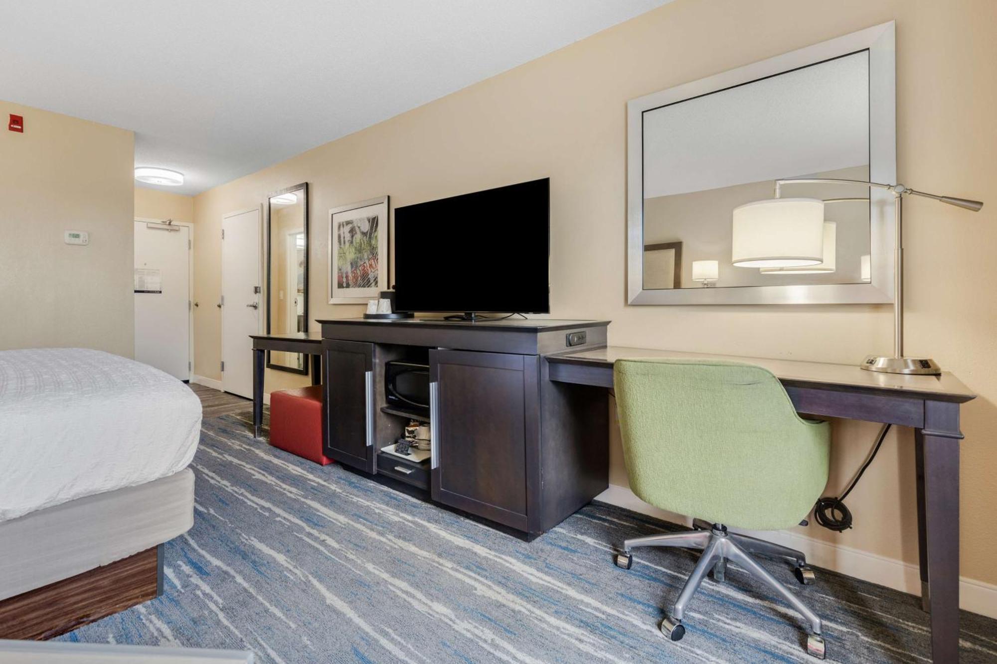 Hampton Inn & Suites Memphis-Wolfchase Galleria Бартлетт Экстерьер фото