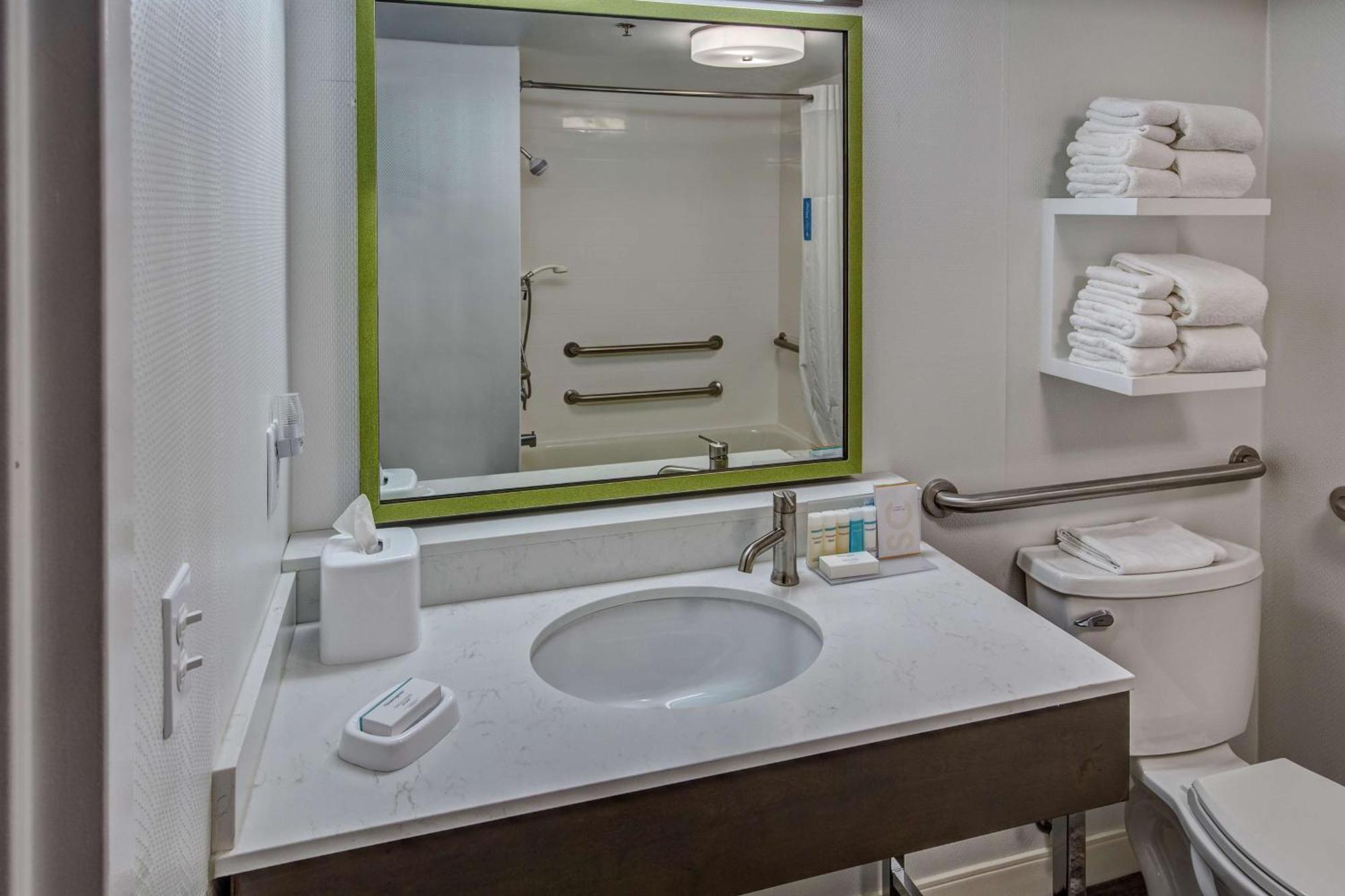 Hampton Inn & Suites Memphis-Wolfchase Galleria Бартлетт Экстерьер фото