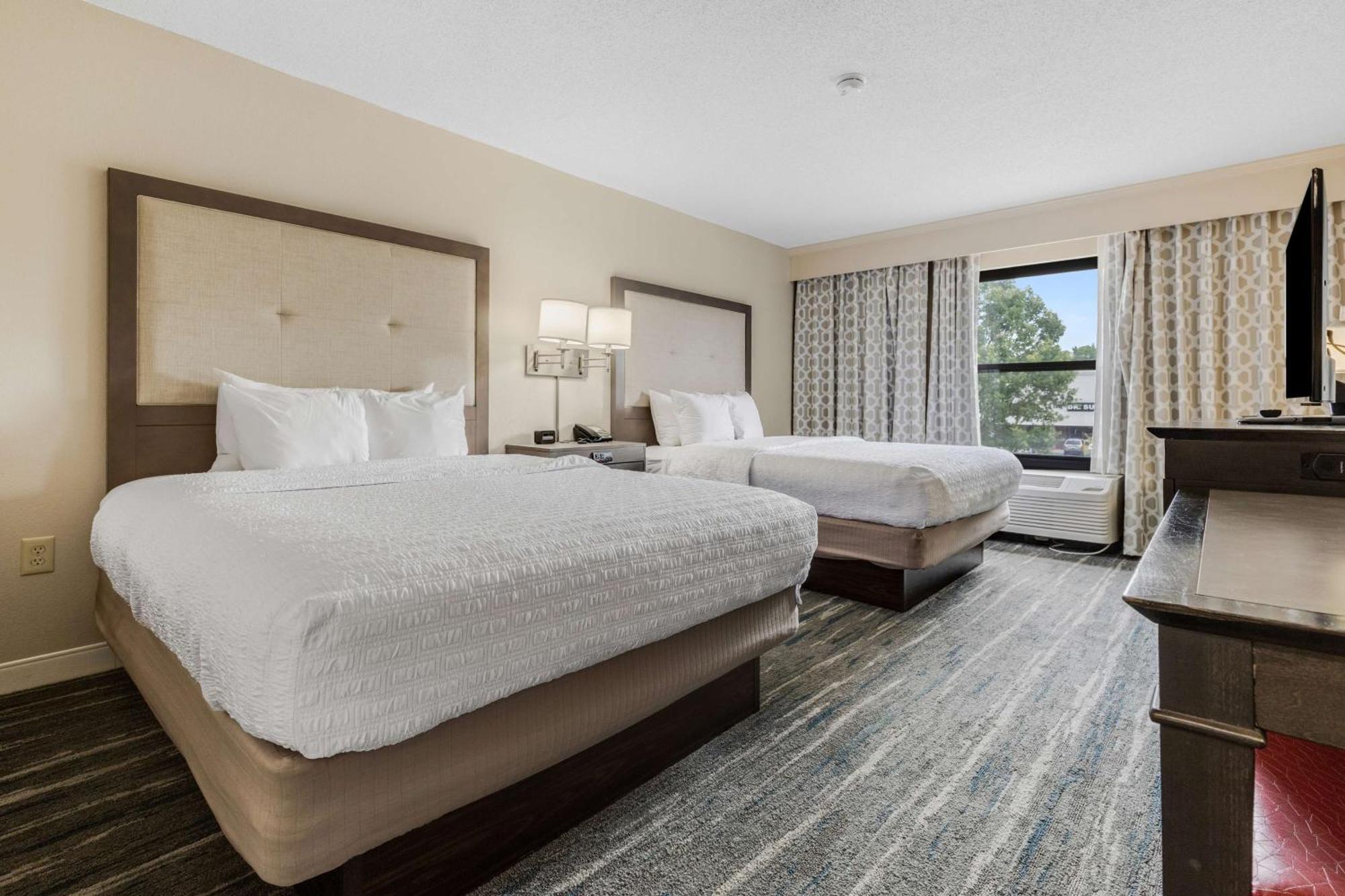 Hampton Inn & Suites Memphis-Wolfchase Galleria Бартлетт Экстерьер фото