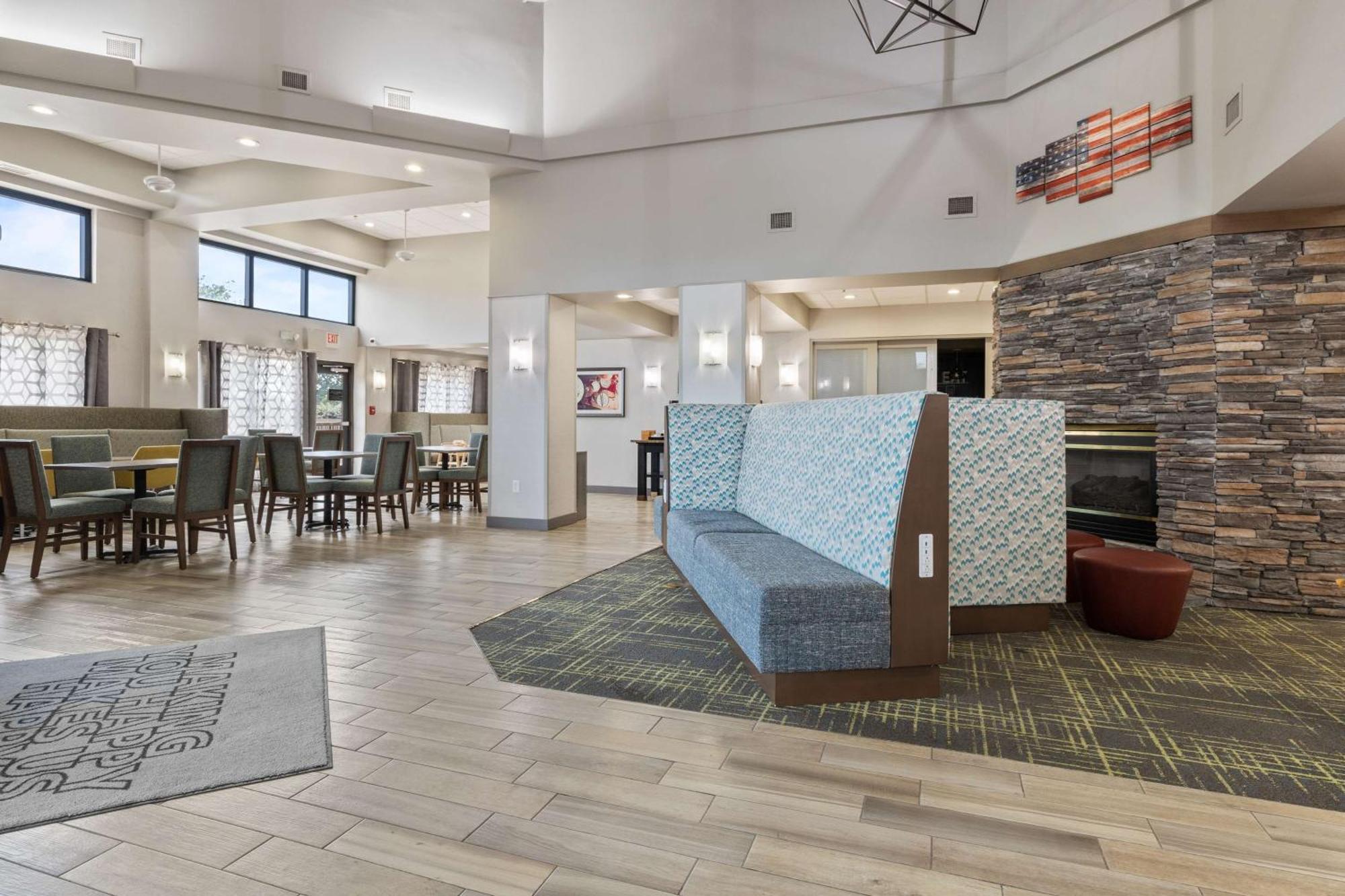 Hampton Inn & Suites Memphis-Wolfchase Galleria Бартлетт Экстерьер фото