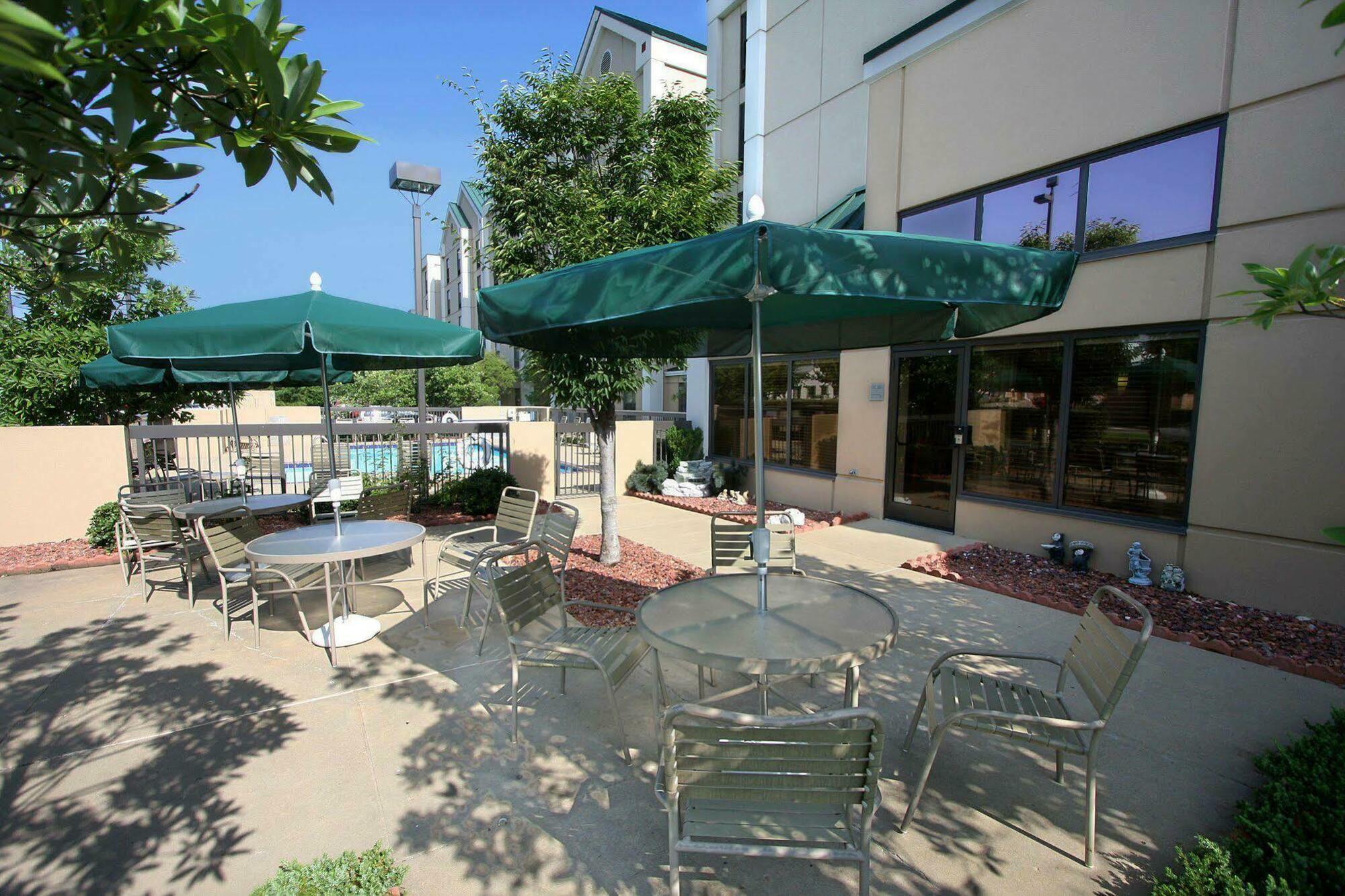 Hampton Inn & Suites Memphis-Wolfchase Galleria Бартлетт Ресторан фото